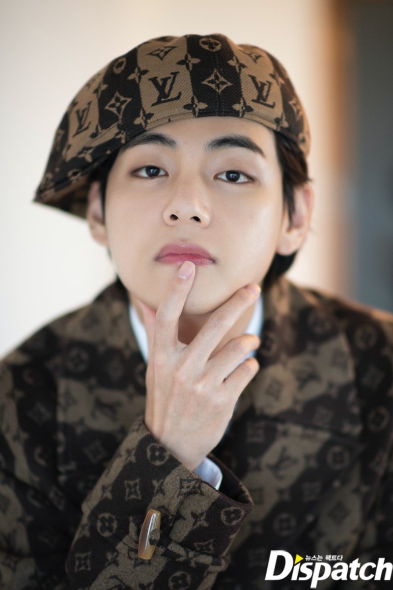 SexiestJiminie's tweet photo. BTS Dispatch HD Photo ๐ฅฐ๐ค๐๐๐๐ฅบ
#BTS
#dispatchxbts
#V๐ https://t.co/gOkM9YLymy