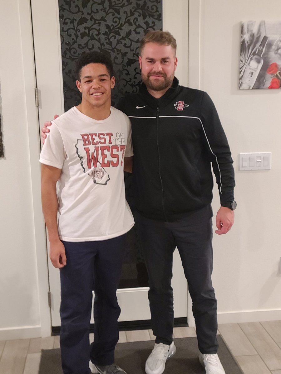 Special thanks to <a href="/KHOKE23/">Kyle Hoke</a> for coming over and spending quality time with me and my family! #GoAztecs