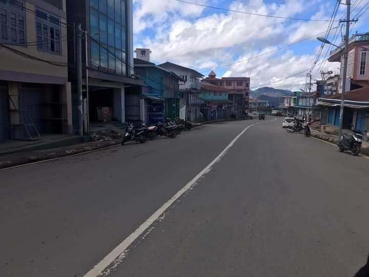 spring21MM's tweet photo. Images of Residents of #Hakha, Chin State take part in #SilentStrike Against the military regime on the morning of Dec 10.
#OurCityOurRules
#Dec10Coup 
#WhatsHappeningInMyanmar https://t.co/lr23DPKGuW