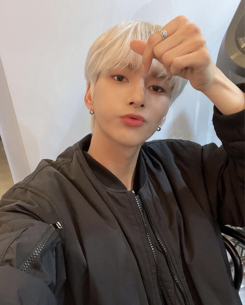 INSTAGRAM UPDATE | 101221

O.de instagram post + caption translation!

[1/3]

#XdinaryHeroes #엑스디너리히어로즈  #HappyDeathDay #WE_ARE_ALL_HEROES <a href="/XH_official/">Xdinary Heroes</a>