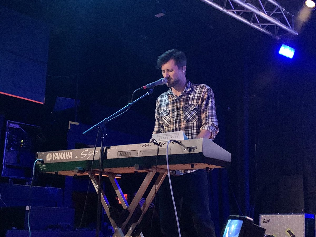 I went east on Sunrise Highway to see Straylight Run again 💞