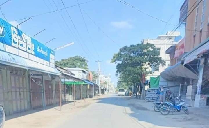 spring21MM's tweet photo. "Silent Strike" in #Madara

Roads and markets are completely cleared as residents take part in the nationwide "Silent Strike" on International Human Rights Day, on the morning of Dec 10.
#SilentStrike
#OurCityOurRules
#Dec10Coup 
#WhatsHappeningInMyanmar https://t.co/wZZgeZqOIx
