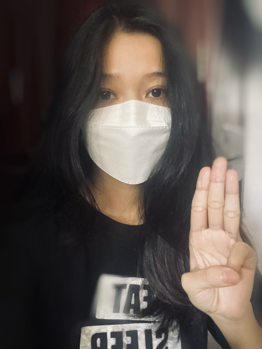 ငါတို့ လှုပ်ရင် 
ကြက်ပျံမကျစည်ကားလိမ့်မယ်
ငါတို့ငြိမ်ရင် 
သုသာန်တစပြင်ပဲ
လှုပ်ခြင်း ငြိမ်ခြင်း ငါတို့နဲ့ဆိုင်တယ်
ငါတို့မြို့ကို ငါတို့ပိုင်တယ် 

#SilentStrike #silentstrikemyanmar #HumanRightsDay