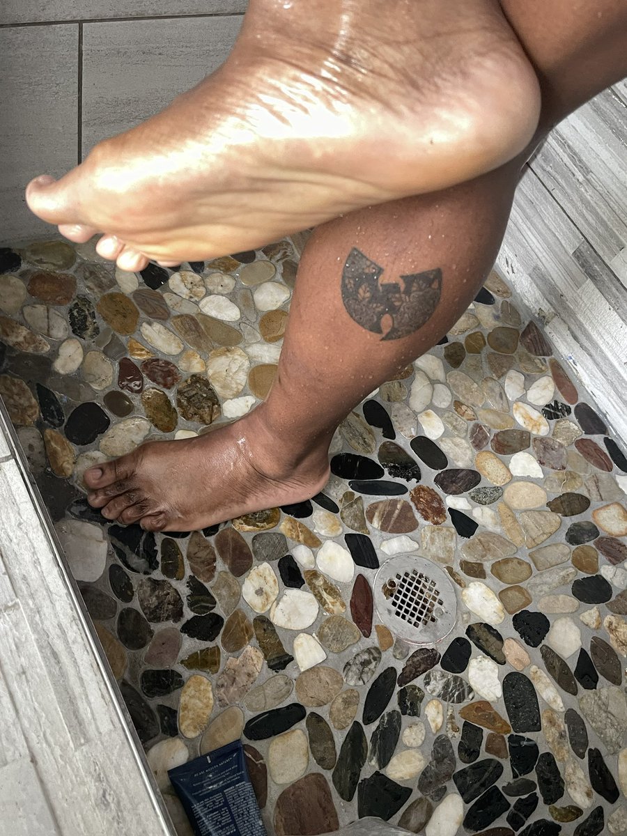 FootMaster718's tweet photo. Fresh out the shower! https://t.co/fslrqQTs2Q