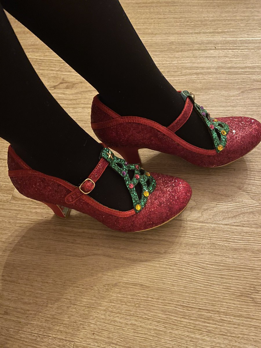 PickenMiss's tweet photo. Last day of term for me! Isolating next week ahead of my boy’s heart surgery. So there is clearly only one choice of footwear! #irregularchoice #nicelyfestive https://t.co/FMTYF62Q72