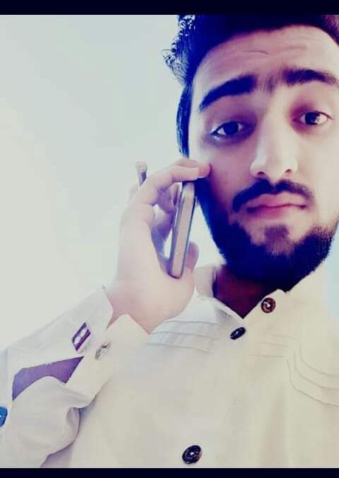 سب چل رہا ہے زندگی میں مگر زندگی تیرے بغیر رُک سی گئی ہے 
حمزہ❣️ــ٨ـــہہـــ♡ـــہہـ٨ـــ«༻