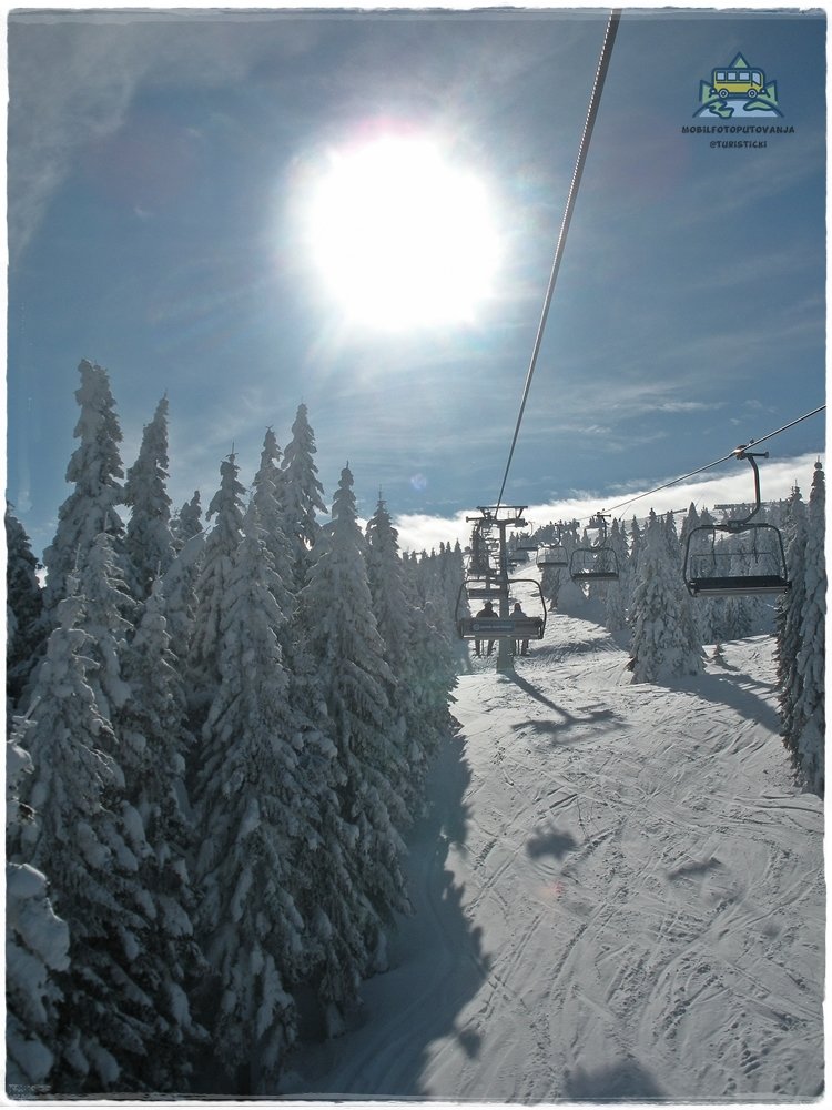turisticki's tweet photo. Zbog ovakvih #uspomena , #putovanja vrede...
#mobilfotoputovanja #zima #skijanje #Travel #travelphotography #Serbia https://t.co/oiBvoAa6Cw