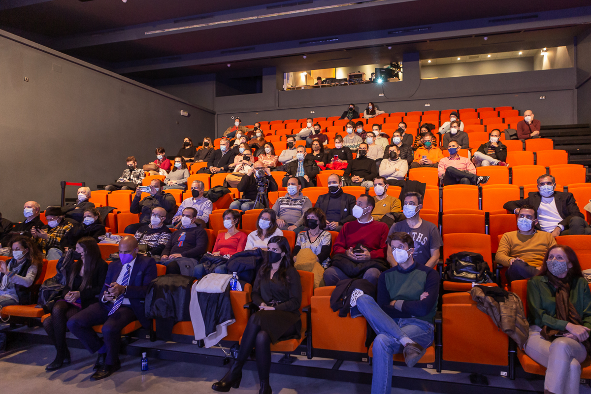 DataBeersMLG's tweet photo. Gracias a @SanMiguel por volver a patrocinar #DatabeersMLG y por las 🍺🍺, a @cibermarikiya y @soyviciana por la organización y a @koke_net, @DiarioSUR y @mWeekMalaga por su colaboración
¡Os esperamos en el próximo!
📸 @koke_net https://t.co/ztHcEVkchh