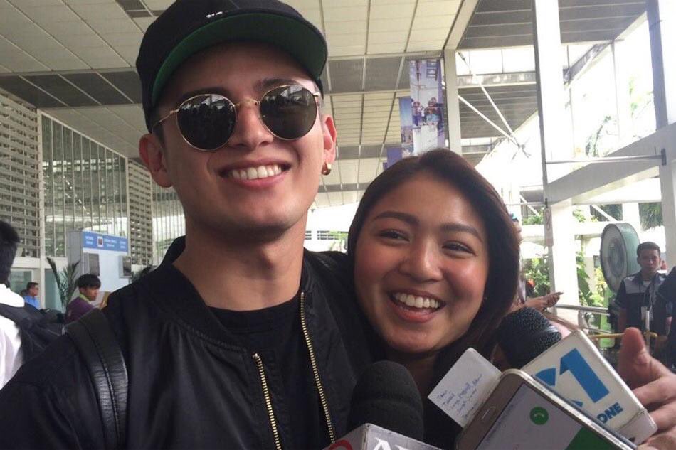jadinearchives's tweet photo. turbulence 😆 https://t.co/qMpve4tj0N