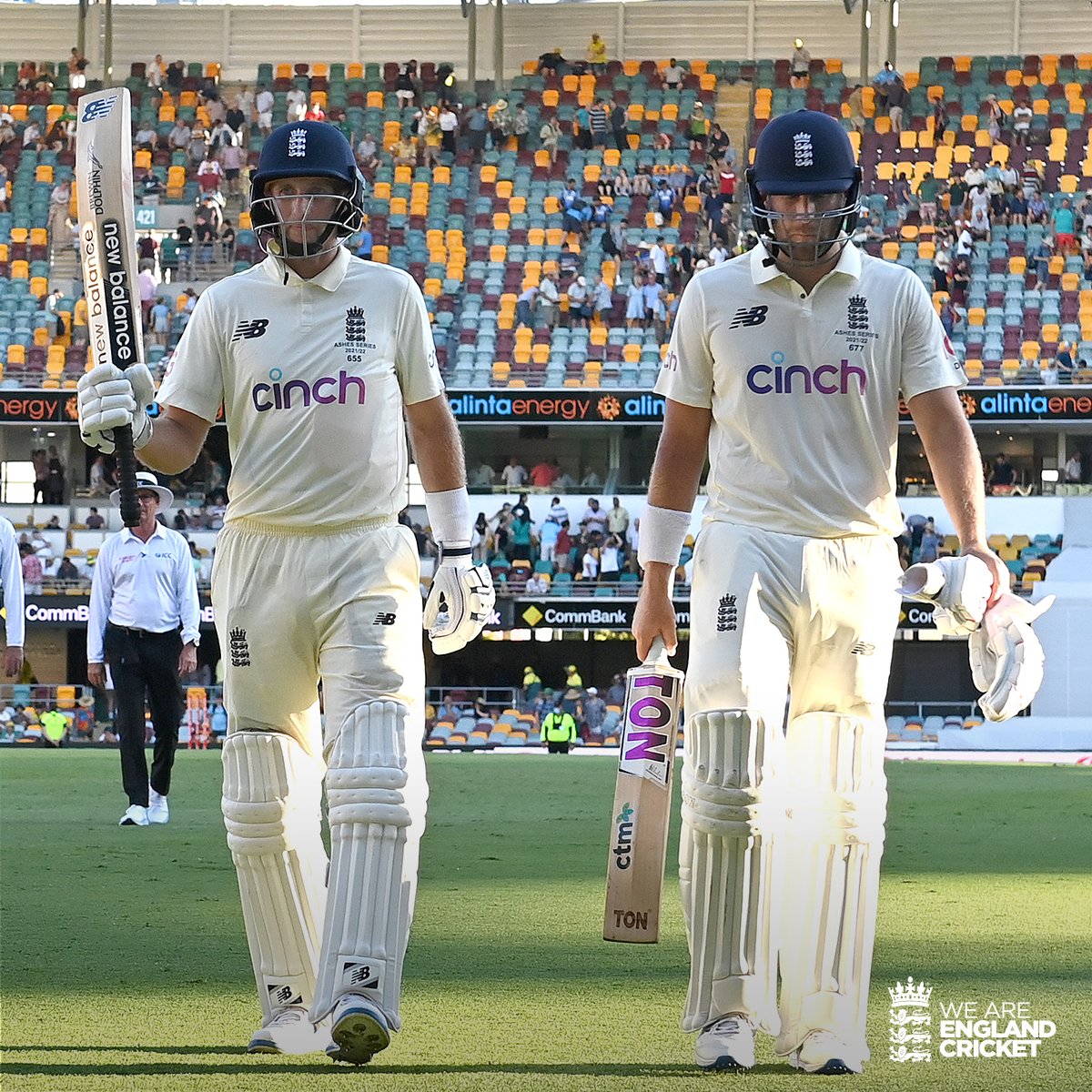 Heart. Fight. Character.

A brilliant unbeaten 159-run partnership between <a href="/root66/">Joe Root</a> and @djmalan29 👏

Scorecard: ms.spr.ly/6012ZB2gw

#Ashes | 🇦🇺 #AUSvENG 🏴󠁧󠁢󠁥󠁮󠁧󠁿