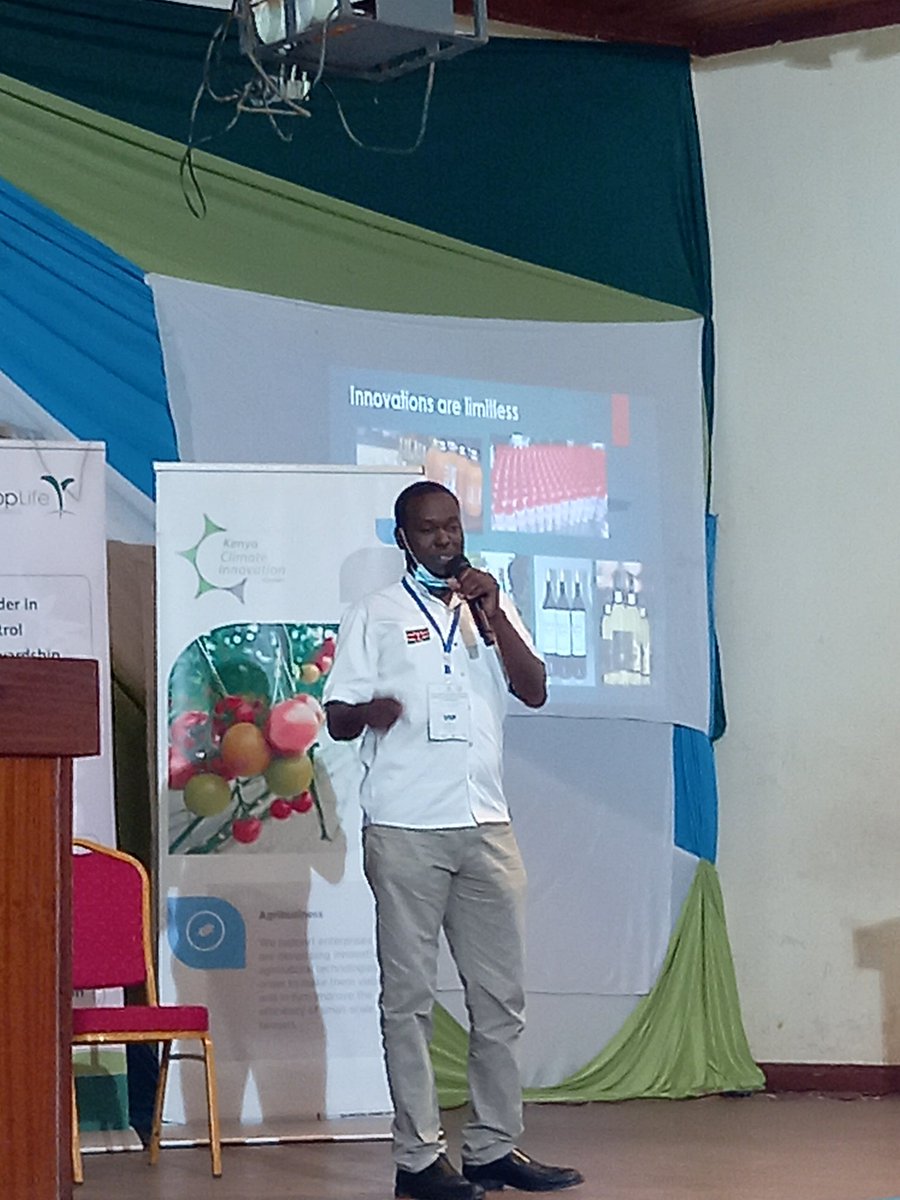 _beyondlectures's tweet photo. Duke Gekonge from Guava Wine Innovators and Producers on the role of youth in innovations to reduce food waste and food loss.
#SmallHolderFarming #BeyondLecturesKE #ZeroHunger https://t.co/UNBYBb1VNz