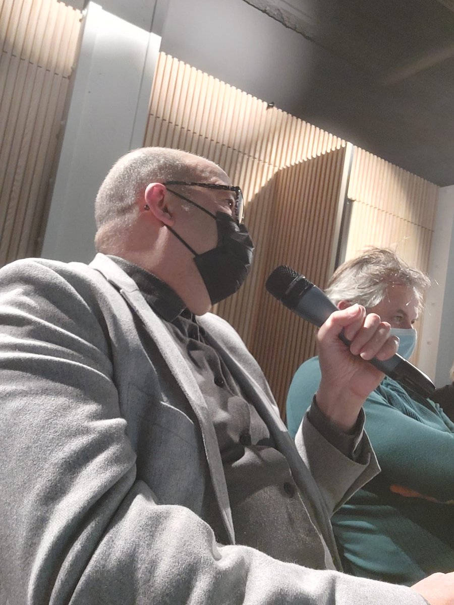 Boeiende avond van Het Vlaams Architectuur instituut , <a href="/stadsform/">Stadsform</a>  en Universiteit Antwerpen  omtrent participatie bij grote stadsvernieuwingen. Gaan uitleggen hoe we ondernemers hebben betrokken bij de grote her aanleg van de Scheldekaaien. <a href="/NSZbe/">NSZ Be</a> #Scheldekaaien #participatie