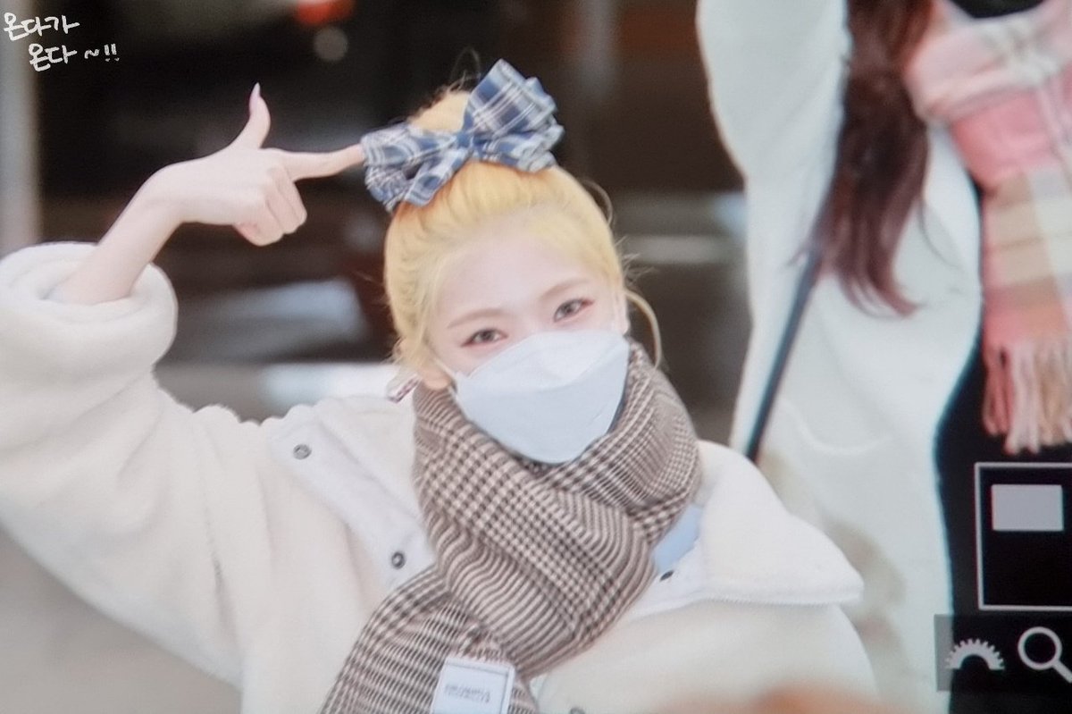 ondaiscoming's tweet photo. 211210 뮤뱅 퇴근 프리뷰

THIS IS 왕리본!!

#EVERGLOW #에버글로우
#ONDA #온다 @EVERGLOW_twt https://t.co/WH0mptF4jD