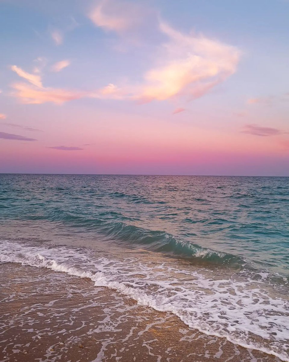pixts's tweet photo. adriatic sea, italy · ph. mauro roberto scalabroni https://t.co/hUO77pbNDG