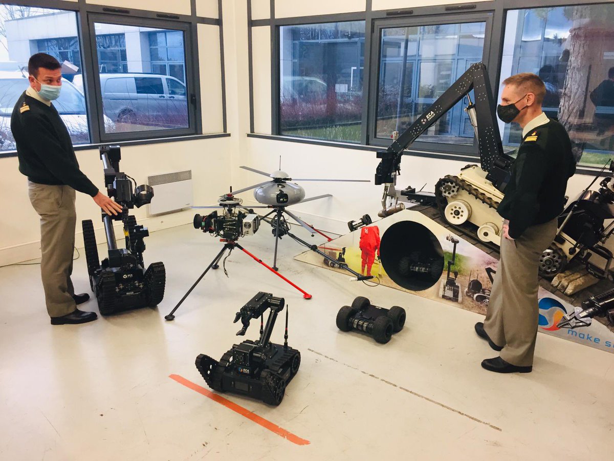 EdgTerre's tweet photo. Dans le cadre du module « préparer l’AdT de demain », les officiers stagiaires ont visité plusieurs sites de l’industrie de défense afin d’appréhender au mieux les enjeux capacitaires de l’@arméedeterre et les interactions entre les ≠ acteurs #GICAT #Ecagroup #NotreDéfense https://t.co/wL1StePtTq