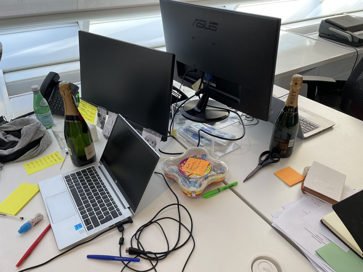 Être stagiaire chez <a href="/VaeSolis/">Vae Solis Communications</a>, c’est la hard life.