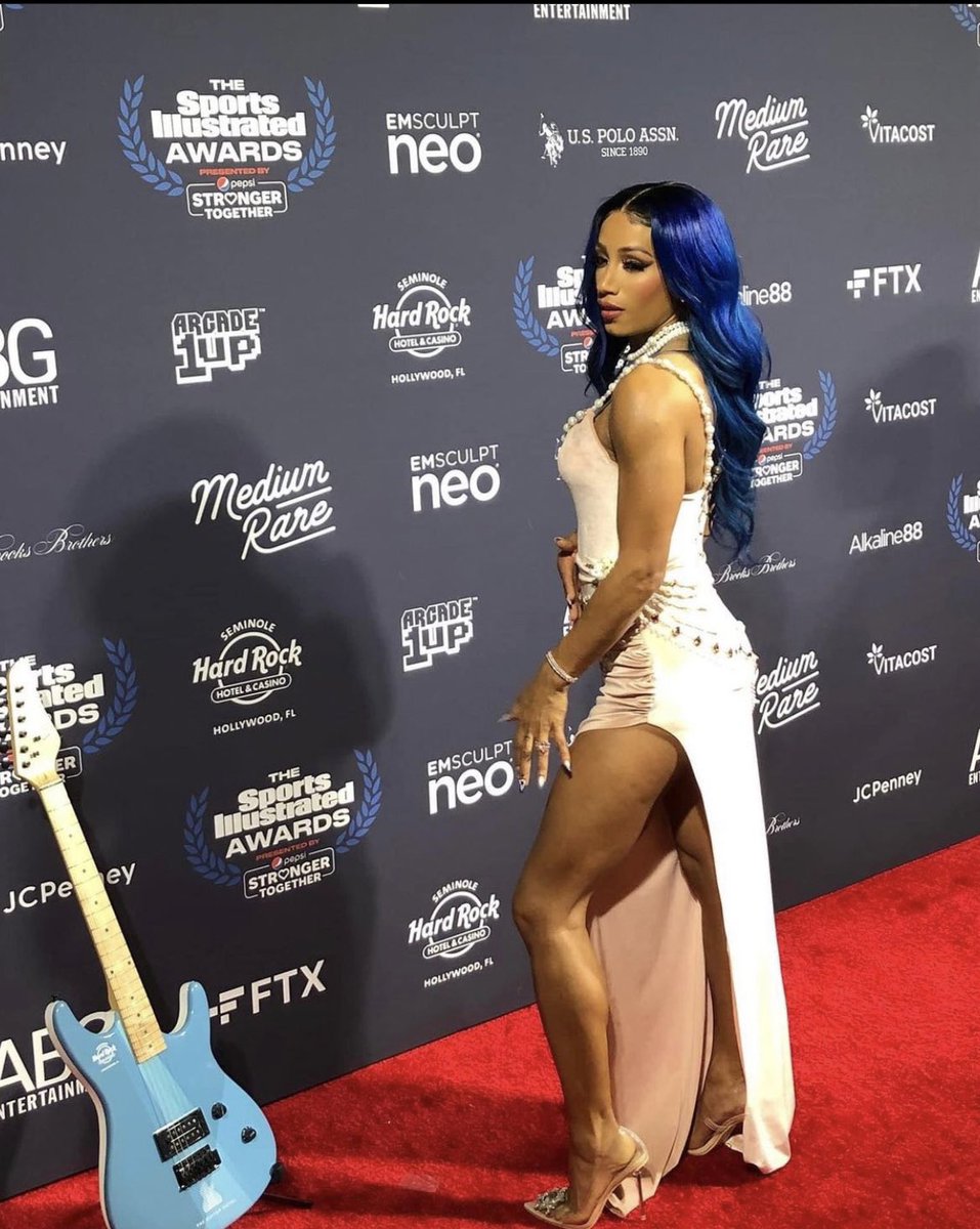 Greatest wrestler of all time ✅ 

Red carpet babe ✅ 

Movie star ✅ 

Star Wars legend ✅