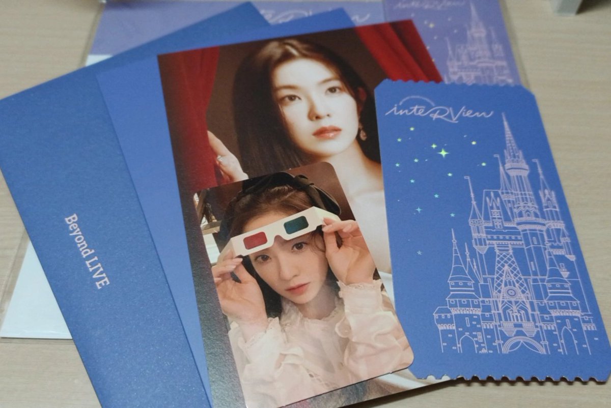 _onceinamidzy's tweet photo. *:･ﾟ✧ [ #OIAMmails 💌 ] ✧ﾟ･:*

irene finally came home!! 🥺 thank you so much @wanchoosy for packing it safely ♥️ https://t.co/t9tKkenNdv