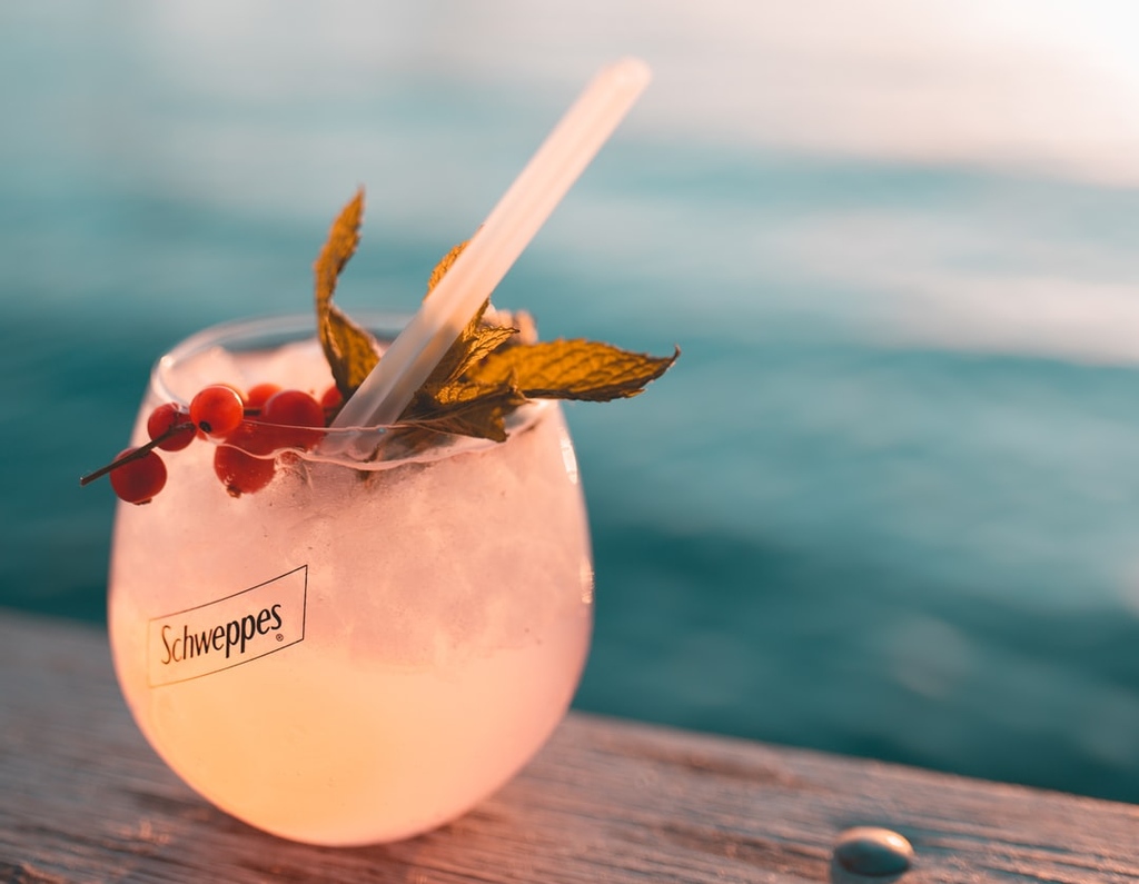 LoveTrouvaille's tweet photo. And just like that, we’re well into December. The sun is shining, the beaches are beckoning and the G&amp;Ts are cold. Life is good! 

#summer #summerholidays #beachlife #gin #ginandtonic #lifeisgood #aluckyfind #weekend #fridayfeels 

Photo by Angelo Pantazis on Unsplash https://t.co/NgeMIPhf5a