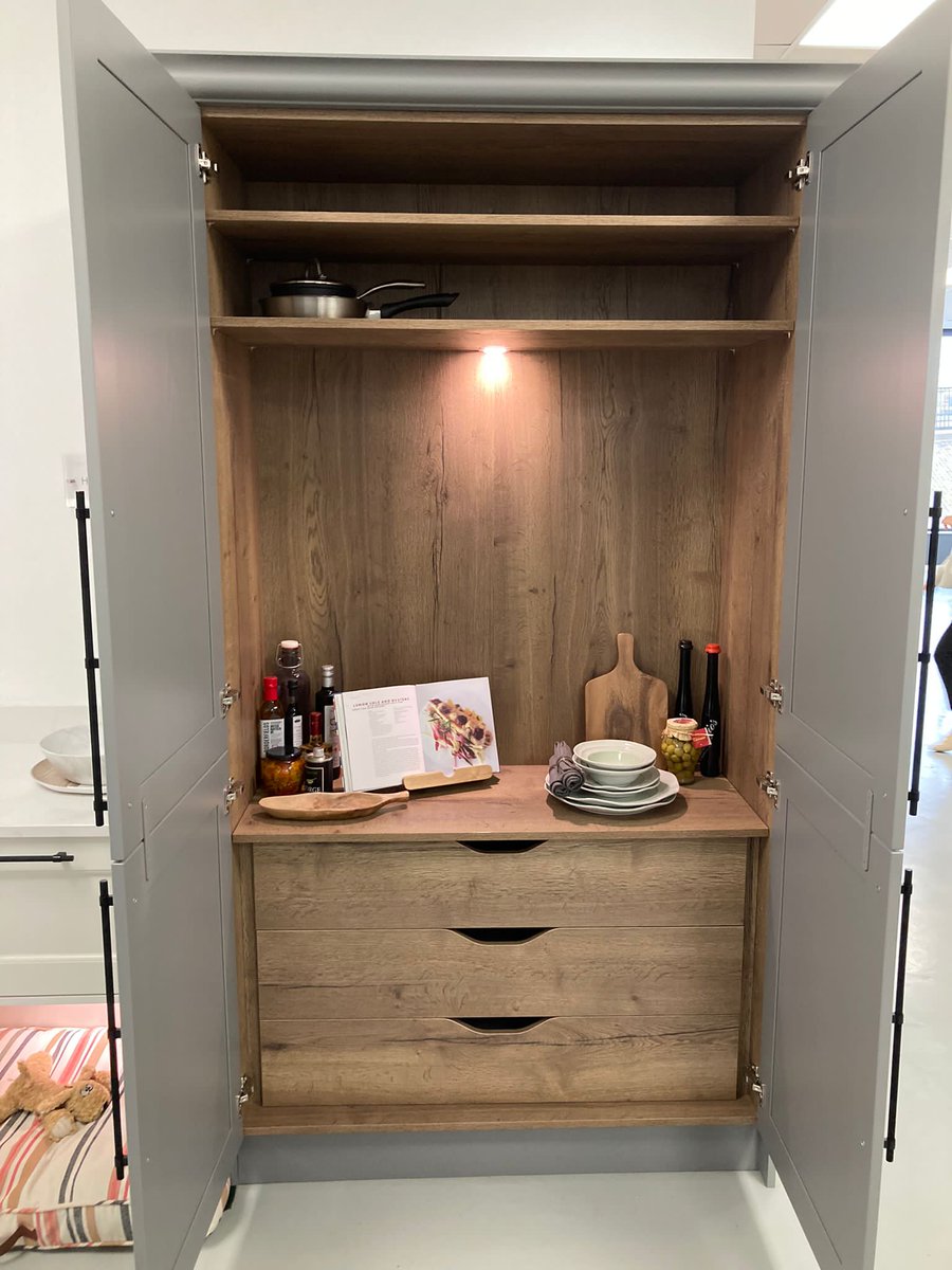 Don't settle for ordinary when you deserve the best!
At Katie Brown we pride ourselves on delivering brilliantly bespoke kitchens, so whether you are an architect, interior designer, property developer or home owner we would love to have a chat. #kitchen #interiordesign