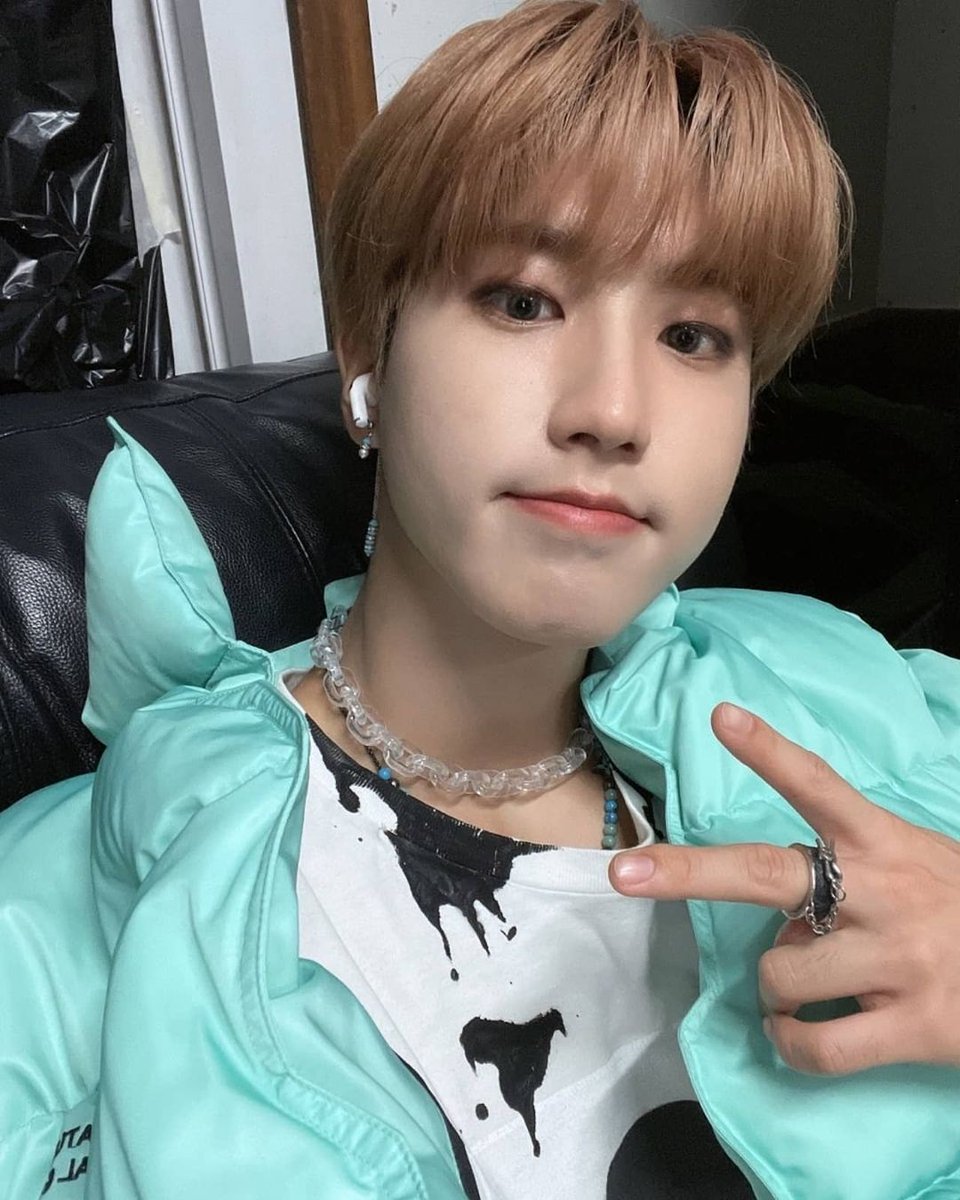 MMinskz8's tweet photo. Que bonitoo! 

#MAMAVOTE #straykids https://t.co/8Lw3I6FpiD
