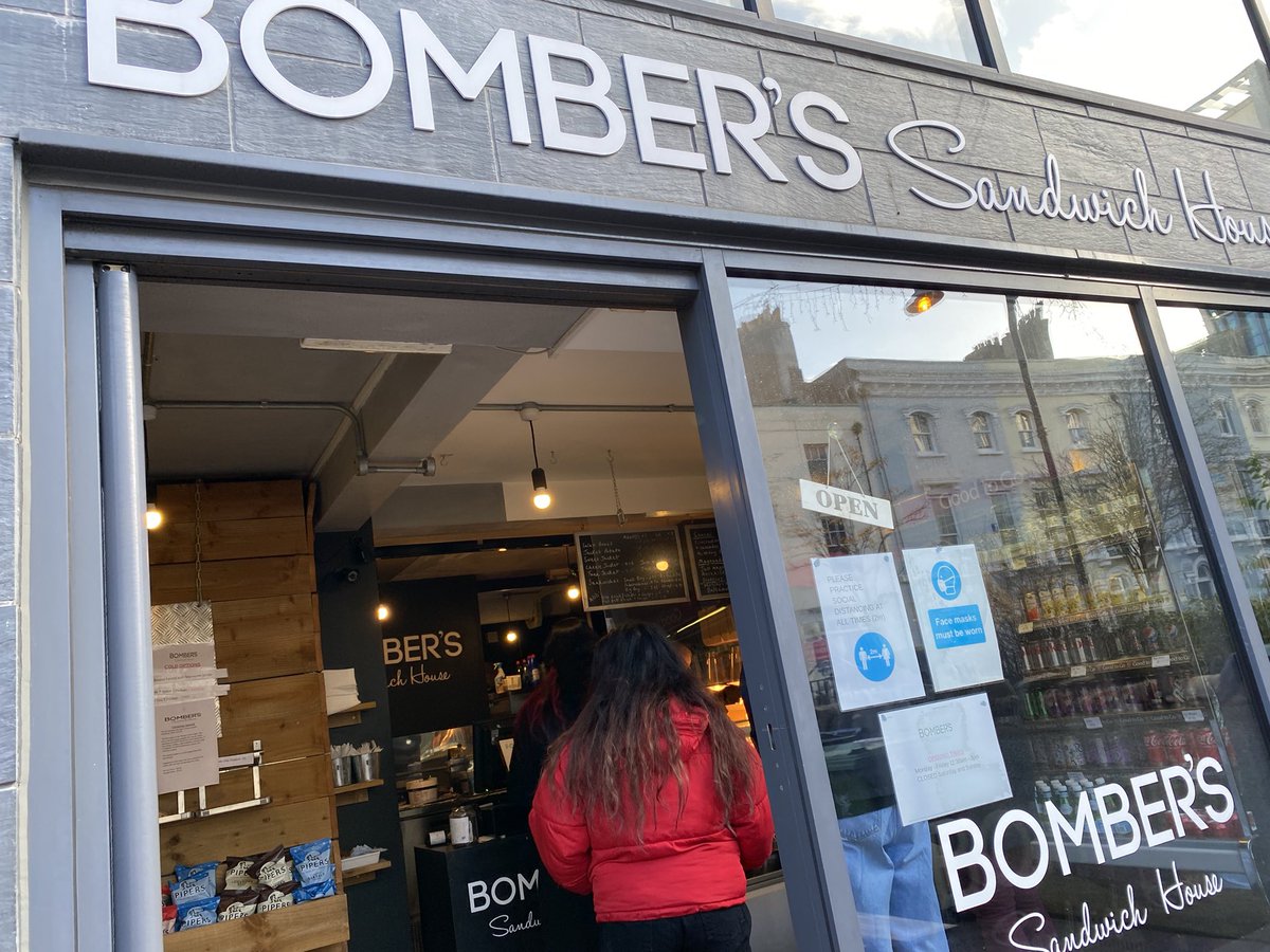 Dr_Rave's tweet photo. Tried the @BombersCardiff Festive Bunny bowl (their Hoagie but what if hungrier option) thanks to Ed’s review
Absolutely &amp; eye popingly amazing with quality trimmings
They’ve tables outside too which helped getting this one down though it comes carefully wrapped in foil to go 😋 https://t.co/LsWQ3I2HRI