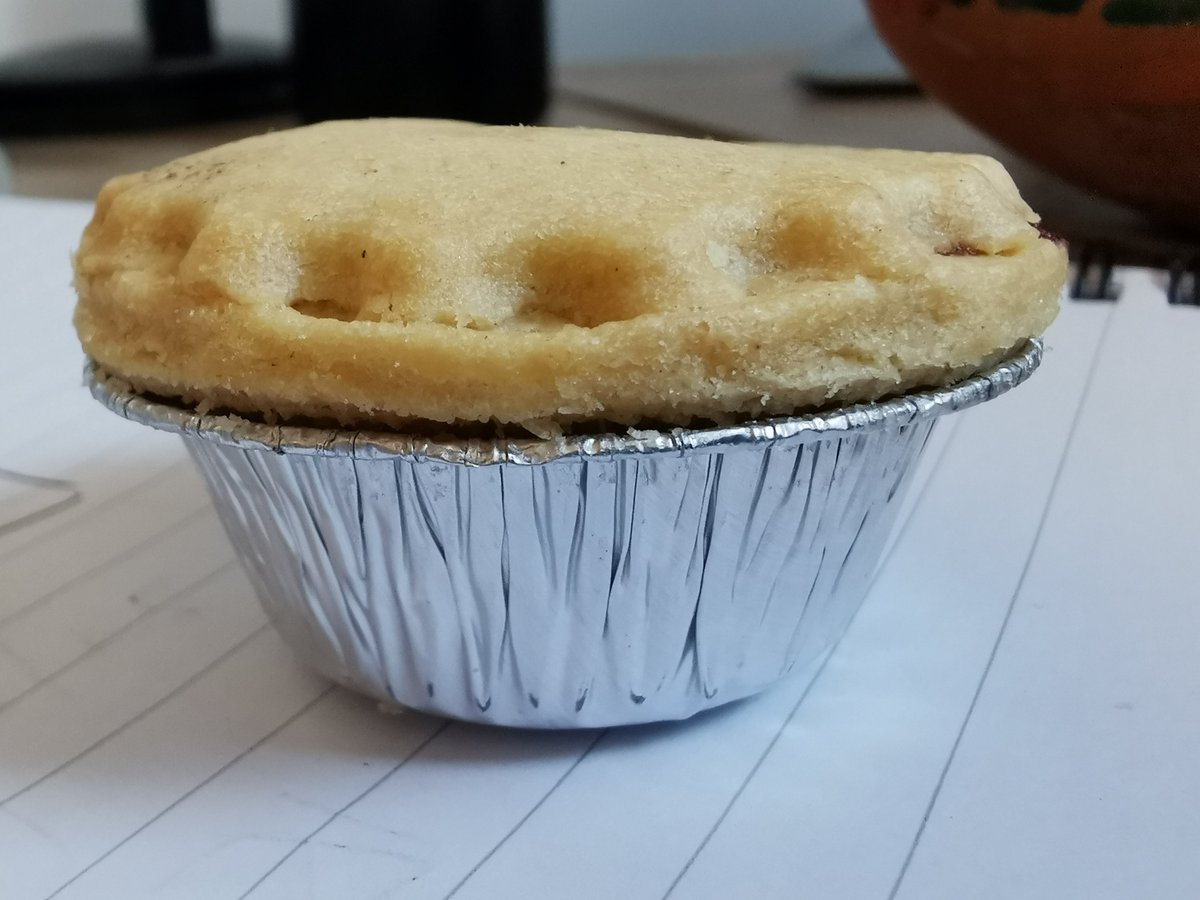 1OllieAndJames's tweet photo. Today's random mince pie review: orange and juniper mince pie. Not bad but not great. If someone didn't tell you you'd think something was wrong with your pie. Not sure what juniper tastes like either and this is probably why. #workinghard #piereview https://t.co/nQMymj5EHT