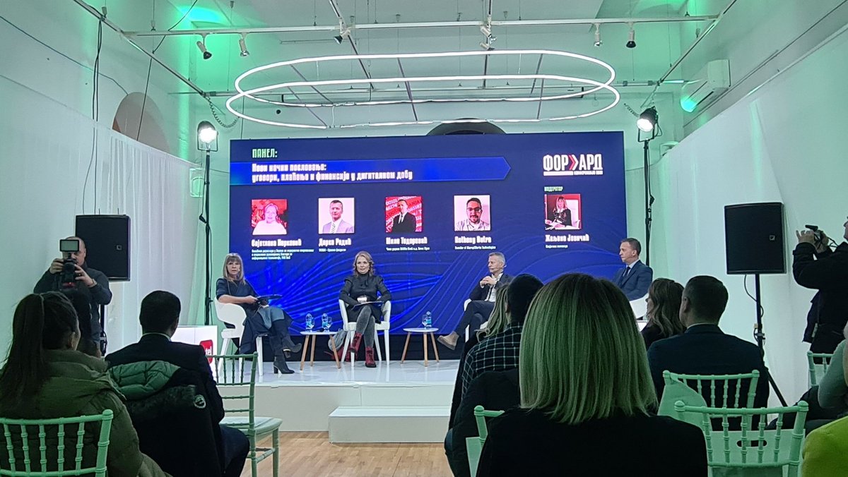 wayseventech's tweet photo. Final pannel at the #ForwardConference! Two days of amazing insight, finishing up strong with the subject of #fintech and #DigitalTransformation 🚀 https://t.co/LYWBK0bXND