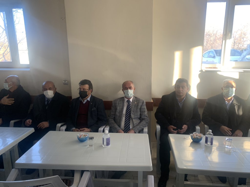 vanaktusba's tweet photo. 📍Göllü 

İl Başkanımız @K_Turkmenoglu_V , İlçe Başkanımız @MnuriBasdinc , Belediye Başkanımız @Salih_Akmann ve beraberlerindeki heyet ile birlikte Göllü Mahallesinde Sidal ailesine taziye ziyaretinde bulunarak başsağlığı dileklerinde bulundular
@AK_PartiVan @sinbasak https://t.co/WPtblTkpMr