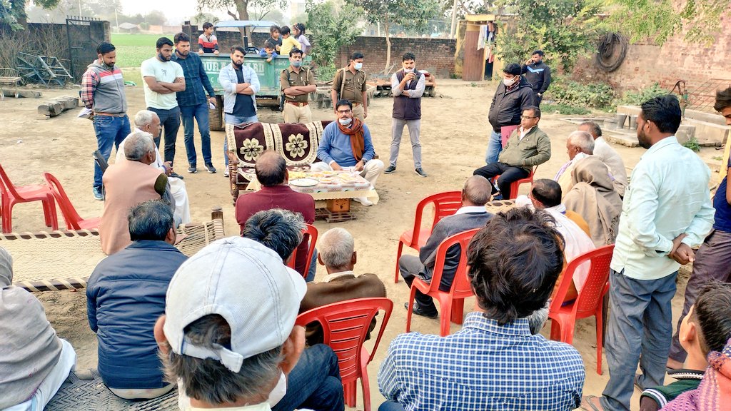 DhirendraGBN's tweet photo. जनसंवाद, दूगली। #MLAJewar
#Dugli https://t.co/coyAtUt7sx