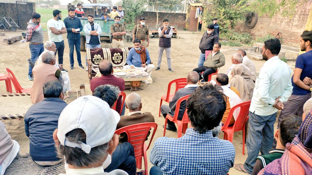 DhirendraGBN's tweet photo. जनसंवाद, दूगली। #MLAJewar
#Dugli https://t.co/coyAtUt7sx
