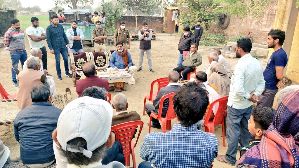 DhirendraGBN's tweet photo. जनसंवाद, दूगली। #MLAJewar
#Dugli https://t.co/coyAtUt7sx