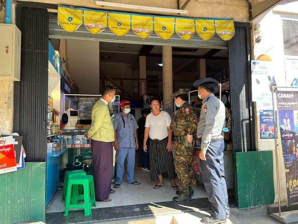 MSengLet's tweet photo. Military terrorists,township administrative officer and municipal staffs of Wakhema Tsp,have reportedly taken the records of the shops that closed today for joining #SilentStrike as anti-junta movement. #Dec10Coup #WhatsHappeningInMyanmar https://t.co/P3NLZ6R1rw