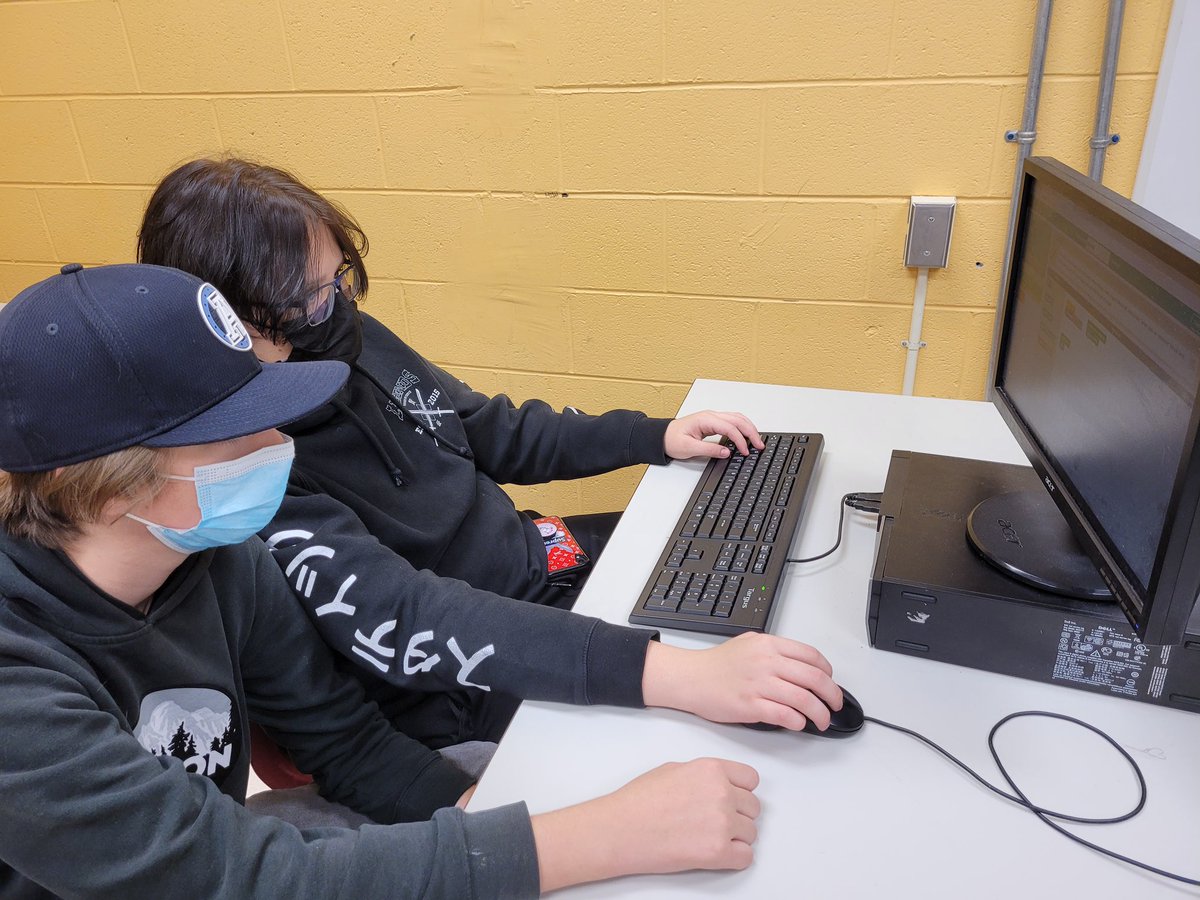 Amalgamated_NL's tweet image. Check out these Intermediate Students coding activities during  Computer Science Week. 🤖@Town_BayRoberts @nltatesic #CodeWithTESIC