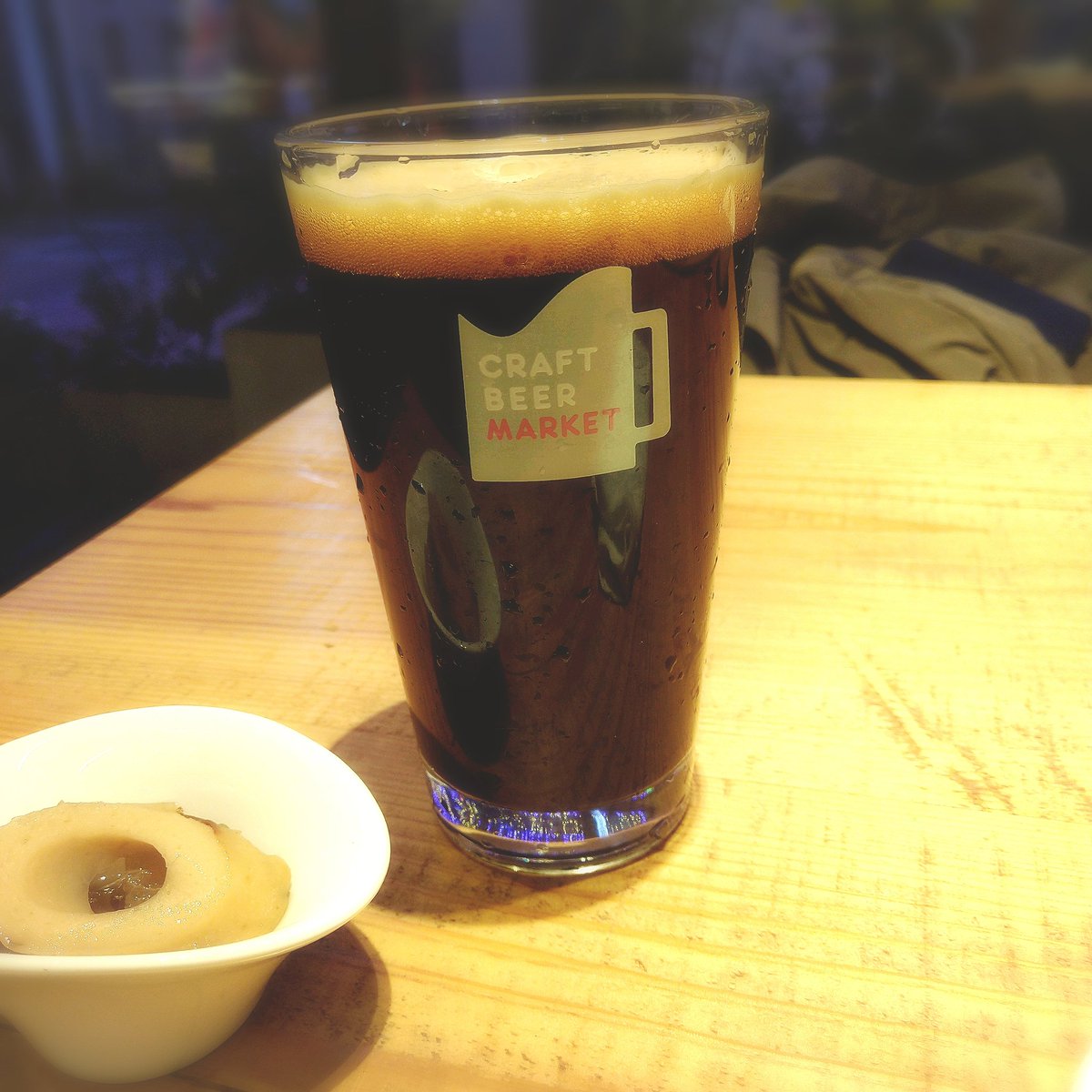hiro_tomo3's tweet photo. 前から気になってたお店にやっと来られました
1周年おめでとうございます！
レイズミルクスタウト美味しいな😋
#craftbeermarketkichijoji
#beeasybrewing https://t.co/QCaZ5LMiZ0