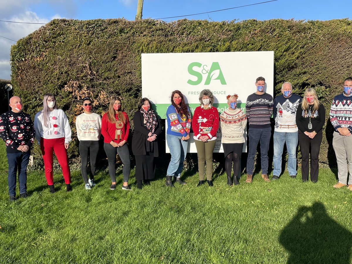 Supporting <a href="/savechildrenuk/">Save the Children UK</a> in our festive knits and masks 😁🍓🫐🤗#ChristmasJumperDay