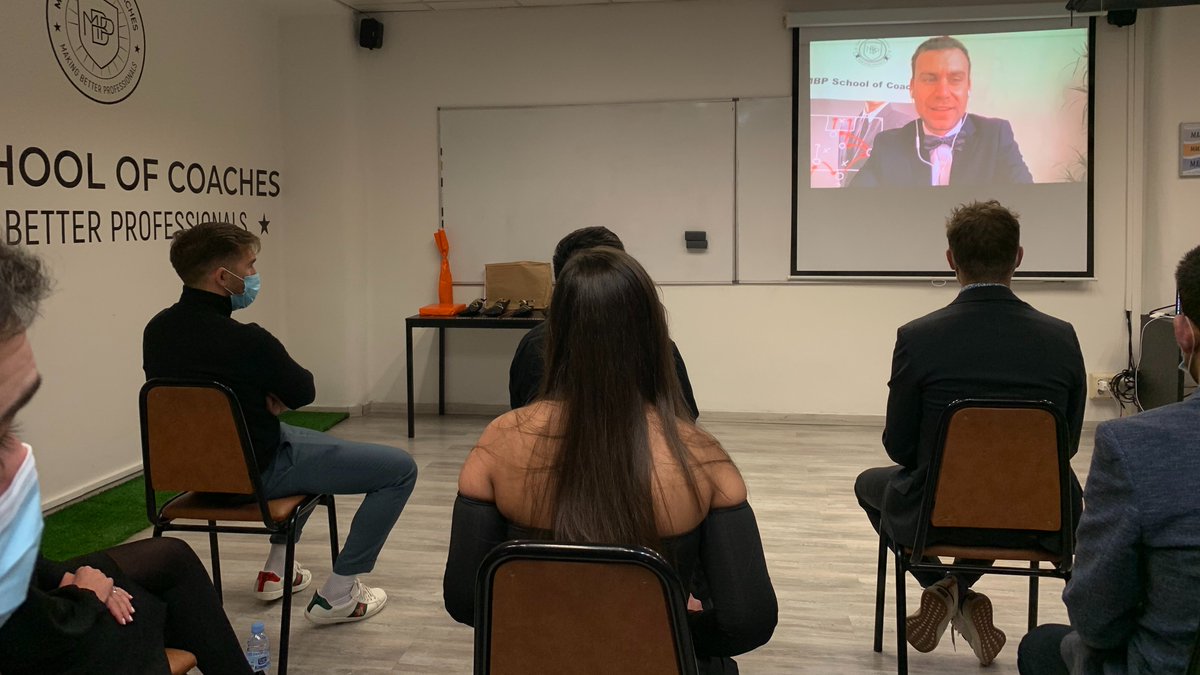 MBPSchool's tweet photo. 🧡 Gracias a los alumnos, una vez más, por confiar en nosotros para guiarlos en este camino 👉🏻 A todos ellos: Sigan creyendo que pueden hacer realidad sus sueños.
Ahora sí lo podemos decir❗️Bienvenidos a la familia #MBP❗️
#IAMMBP #Coach #Futbol #MetodoMBP #entrenador #Master https://t.co/bTC3SGTorW