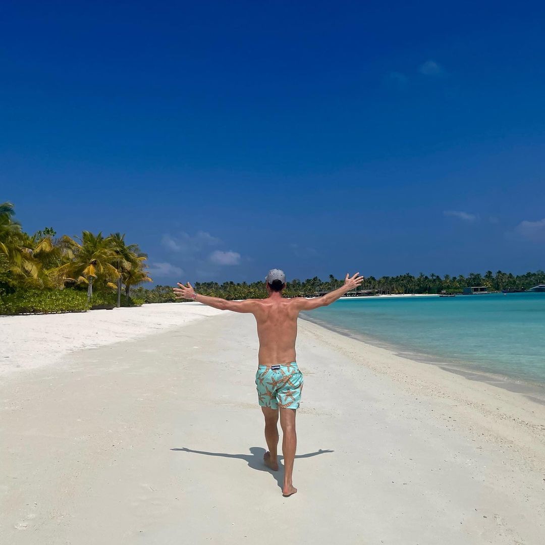SK__Tennis's tweet photo. Tomas Berdych is spending his off-season on a beach which he calls paradise. Can you guess where he is?
📸 Tomas Berdych| Instagram
#Beach #TomasBerdych #Tennis https://t.co/XWkrvE59Sj