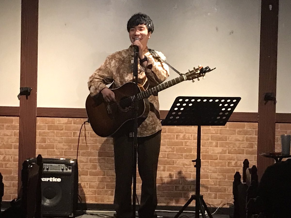 Koujimusic610's tweet photo. 続いては大トリ

hyogi😊‼︎

ほんっっっっっとうに素晴らしい歌声。

今日本当ありがとうね。

#松本ミュージックコートHANA
#hyogi
#エムフリークス https://t.co/VTAlu0Z7BI