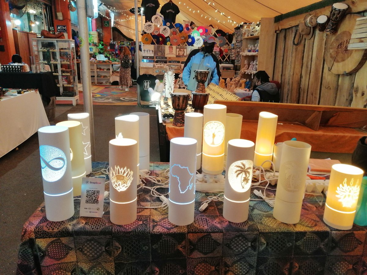 bayharbourmkt's tweet image. Join us for fabulous Xmas shopping whilst enjoying the Friday vibes of Bay Harbour Market, there are over 90 Traders to choose from!! 🎄✨👏🛍🎁Not to forget the delicious cuisine that is to be enjoyed as well!