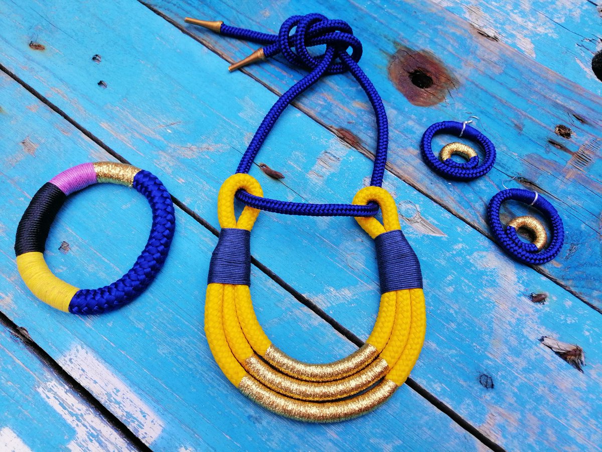 bayharbourmkt's tweet image. Join us for fabulous Xmas shopping whilst enjoying the Friday vibes of Bay Harbour Market, there are over 90 Traders to choose from!! 🎄✨👏🛍🎁Not to forget the delicious cuisine that is to be enjoyed as well!