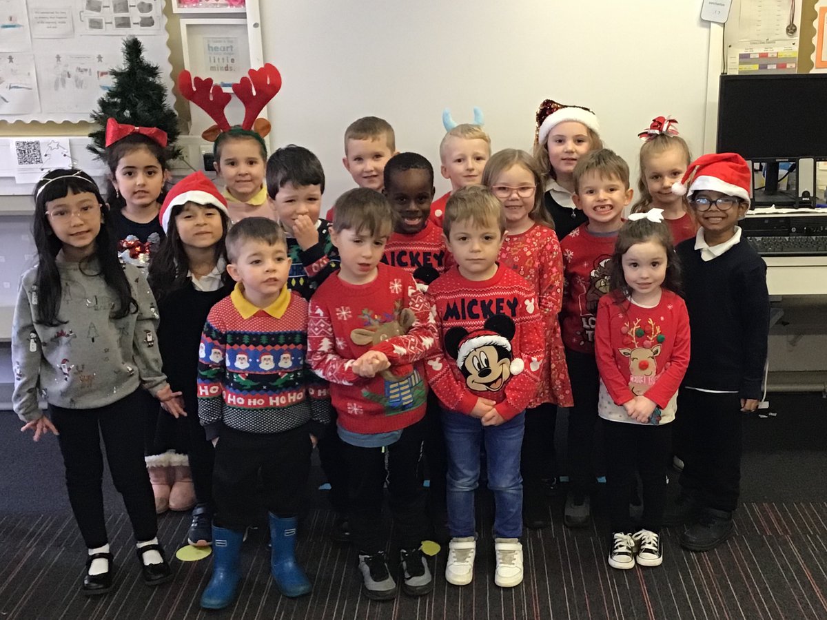 Christmas jumper day in P1a 🎄🌟@eastbankpri