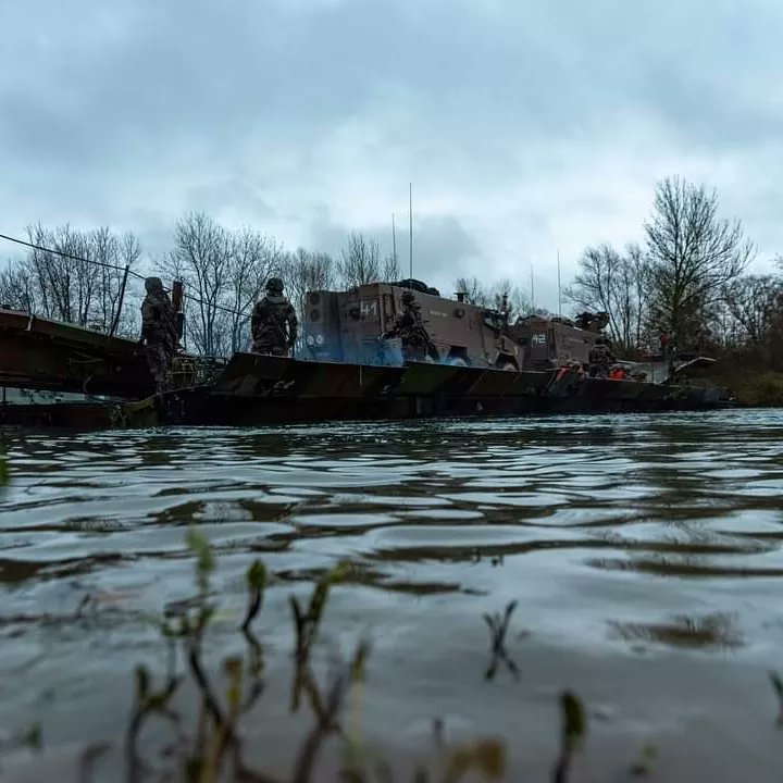 CDC1REG's tweet image. [SCORPION XI] Merci à nos camarades du #6RG et du #19RG qui ont renforcé le 1er REG pendant cet exercice de franchissement.