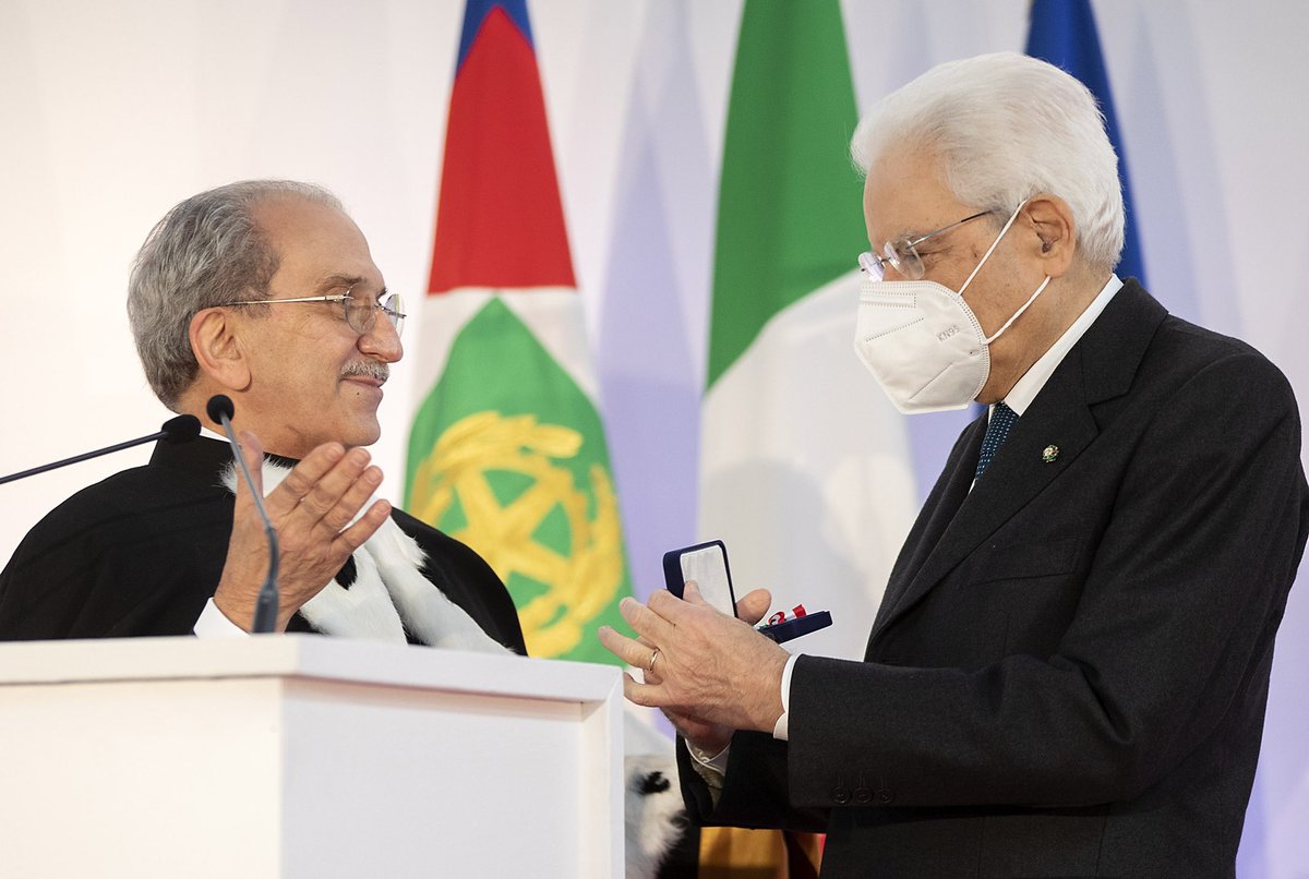 Quirinale's tweet photo. Il Presidente #Mattarella alla cerimonia di inaugurazione dell’anno accademico 2021-2022 dell’Università degli studi di #Enna “Kore” https://t.co/Gel1ksmXya
