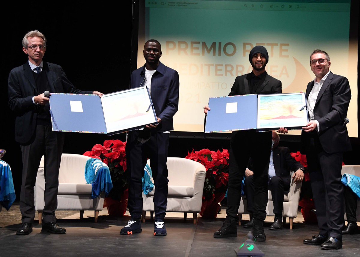 kkoulibaly26's tweet photo. 💙 #PremioReteMediterranea 🙏🏿

#KK #Napoli https://t.co/wz6u7rjHgk