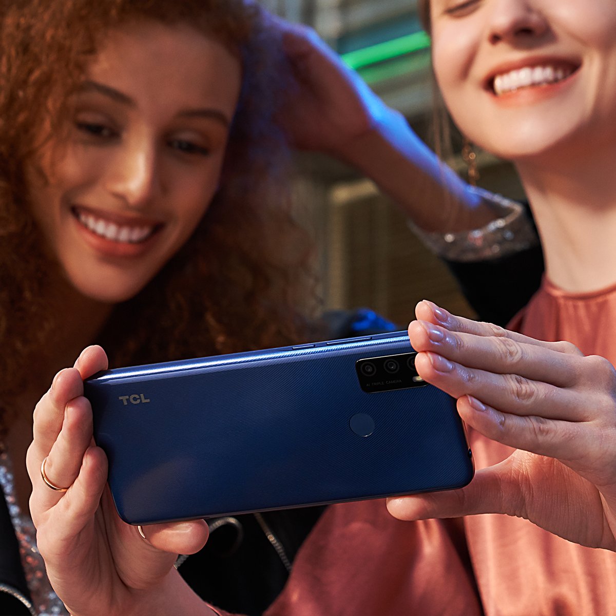 6,52 inç HD+ Geniş Ekranı, NXTVISION teknolojisiyle güçlendirilen TCL 20E ile dijital özgürlüğün tadını çıkar ;)

Profilimizdeki linke tıkla, alışverişe başla. TCL Mobile Türkiye Resmi Instagram Hesabını şimdi takip etmek için: <a href="/tclmobiletr/">tclmobiletr</a>

#TCLmobile #DISPLAYGREATNESS #TCL20E