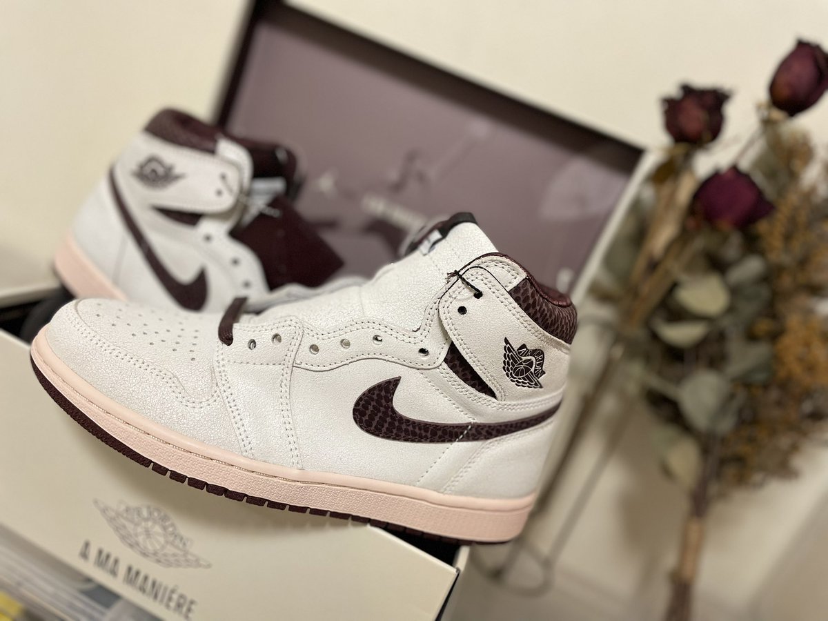 ___my0819's tweet photo. A MA MANIERE AJ1🥀

大切な1足が増えました。
大事に大事に履きたいと思います🥰

年内スニーカー買い納め👟
4月からスニーカー買い始めて、たくさんのかわいくてカッコいいスニーカーに出会えて幸せです◎ https://t.co/73HVCReKF5