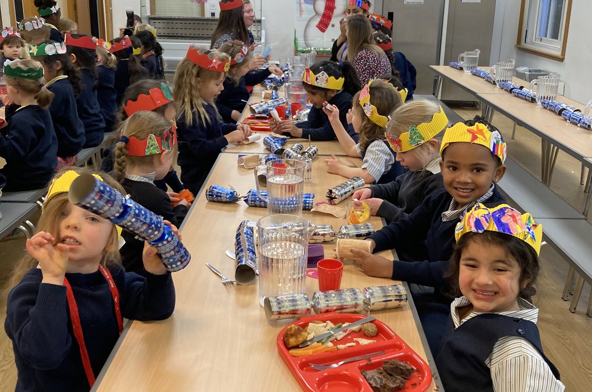 STAHSPrep's tweet photo. Christmas lunch is in full swing ! #yummy https://t.co/J7tyG23gDM