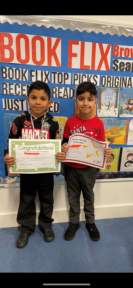 Teacheryr1's tweet photo. Well done to Lincoln's Star of the Week and Family Dining superstars! @DixonsMP https://t.co/2djxVeoLnS