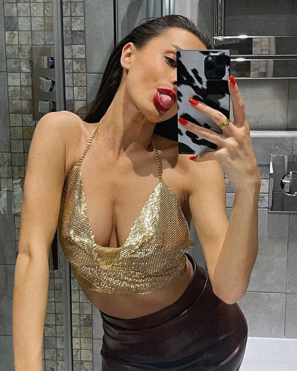 🚨RT TO WIN🚨

Dripping in gold 👑 

📸 amb_d
🔎 Gold Chain Mail Halterneck Crop Top
🛒 Use code TWITTER60 and get 60% off now via bit.ly/3GnzPMh

Ends midnight tonight. Must be following <a href="/isawitfirst/">ISAWITFIRST</a>. Winner contacted by DM and will be given a £50 voucher.